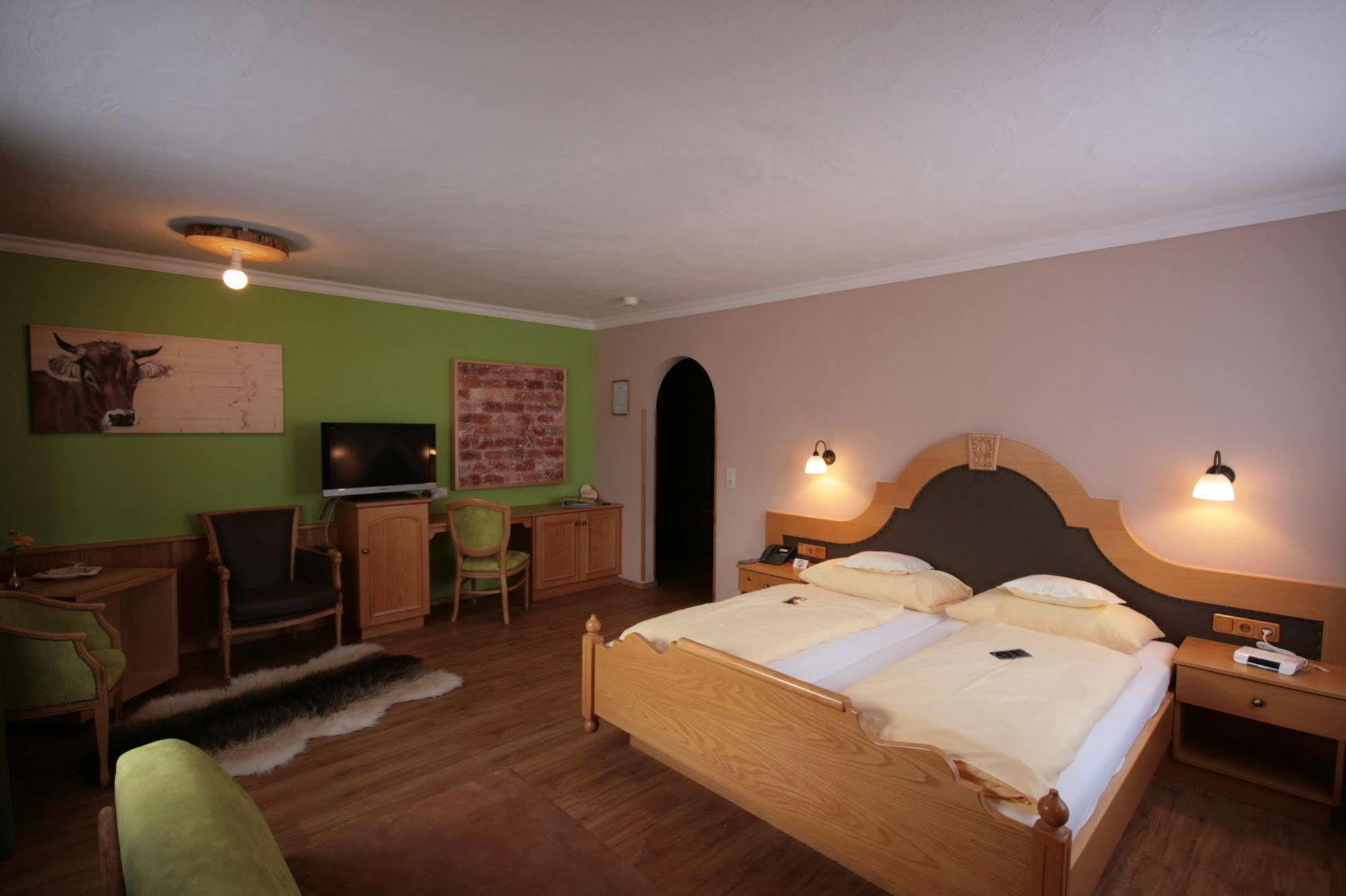Hotel "Zum Ritter" Tannheim Zewnętrze zdjęcie
